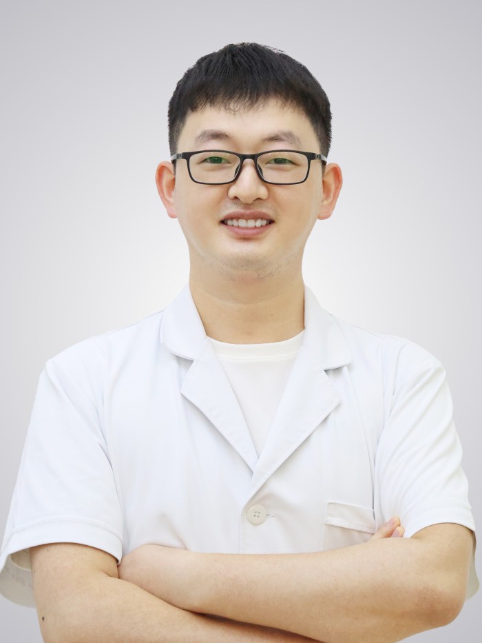Dr Dr. To Mung Yu